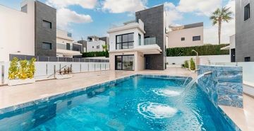 Impressive seaside villa!