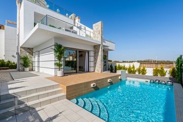 Modern villa in Los Alcázares