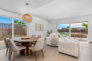 ¡VILLA EXCLUSIVA EN LOS MONTESINOS! - S-Homes